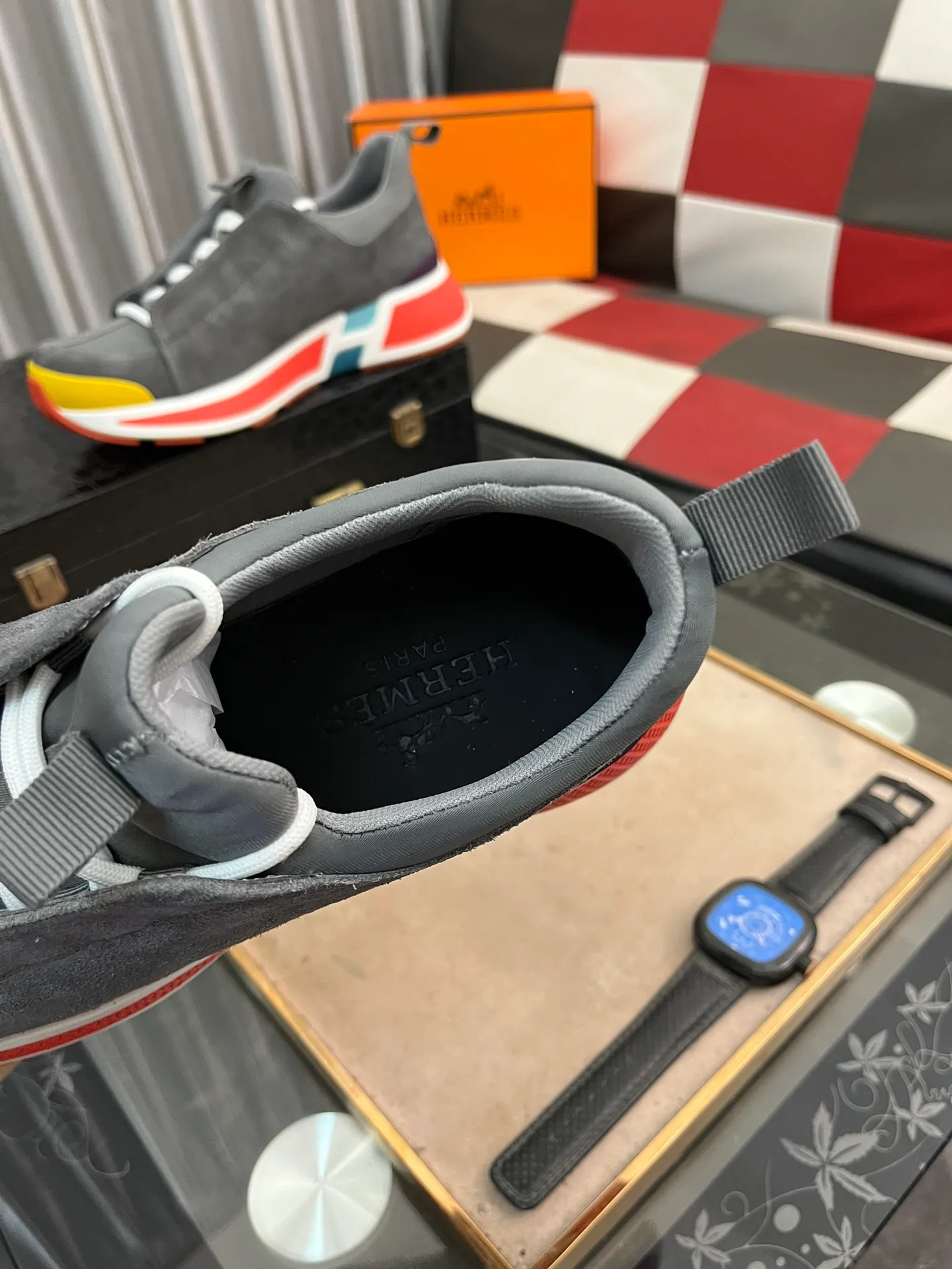 Men's shoes 💰: 560⌚️⌚️[Hermes] New sports shoes Hermès are the most comfortable shoes, no one else⃣️, they are very light on the feet and very good-looking, you will not feel tired when you go shopping and running around 👍 Very light and comfortable, extremely light, perfect for both sports and leisure! It’s up to you to choose, there’s always what you want~ Comes with a full set of packaging gift bags and invoices ✔️Fabric: imported first-layer cowhide ✔️Inner lining: breathable mesh ✔️Outsole: genuine leather bottom ✔️Size: Men 38-44 (45 custom-made) 5️⃣colors available